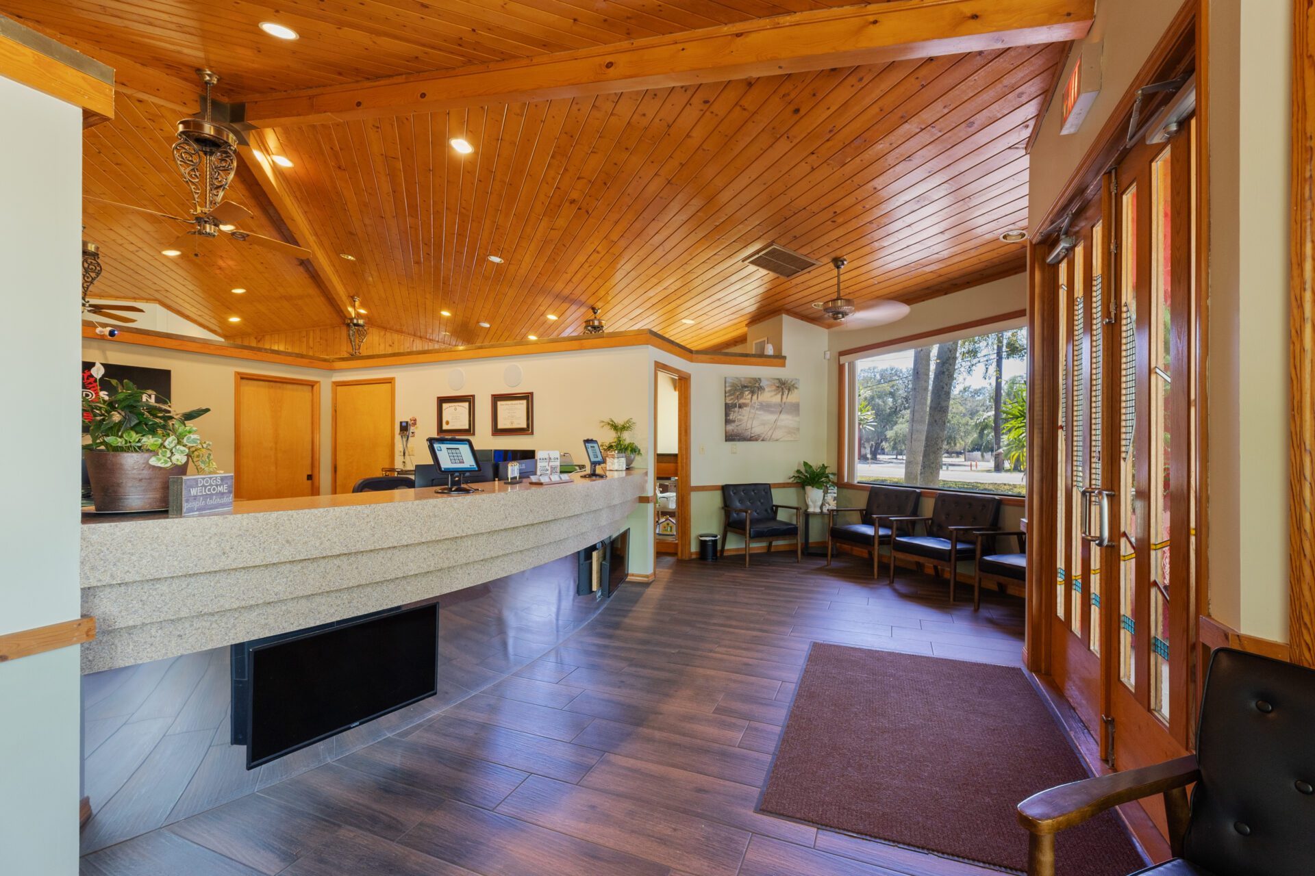 Copy of DSC09286 laser treatment on knee